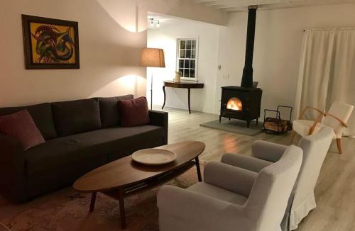 Claverack-Red Mills Apartment | Dream Guesthouse - Cool, Country, Chic