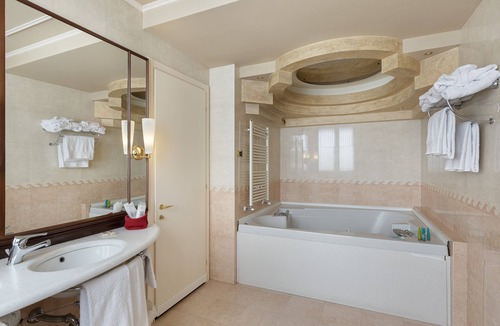 Appiano Gentile Hotel | Dream Hotel