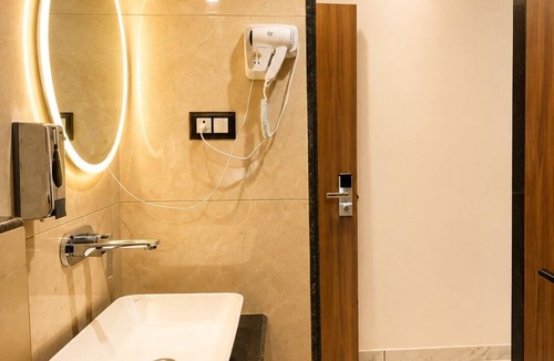 Gonda Hotel | Dream House Club And Resort
