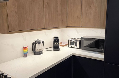 West Hendon House | Dream House on London/Pet Friendly