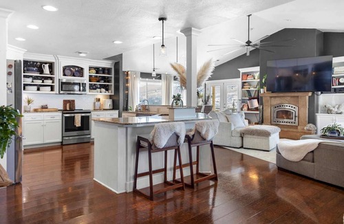 Talent Apartment | Dream House - three bedroom, three in a half baths on Paschal Vineyard