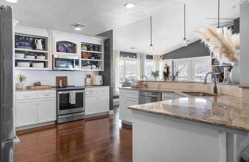 Talent Apartment | Dream House - three bedroom, three in a half baths on Paschal Vineyard
