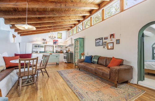 Downtown Santa Fe House | Dream LOCATION - GORGEOUS Adobe - Walk to Everything - Fireplace - King + Queen