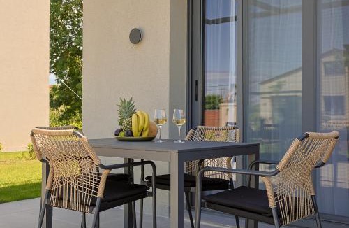 Olymbiaki Akti Villa | Dream Olympus Mare Seaside Pool Villas