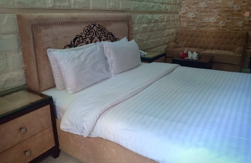 F-8 Sector Hotel | Dream Residency