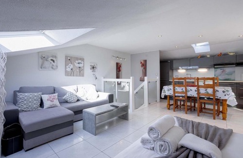 Cannes La Bocca Apartment | Dream Rooftop - Rooftop vue mer, proche plage, grand garage, piscine, clim