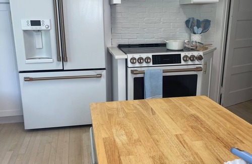 Pawcatuck House | Dream Summer Escape 5-bedroom waterfront retreat in Westerly!