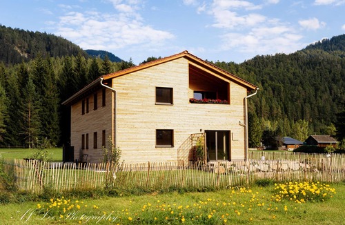 Scharnitz Apartment | Dream vacation apartment in the countryside for 4 guests, directly on the cross-country ski trail/forest