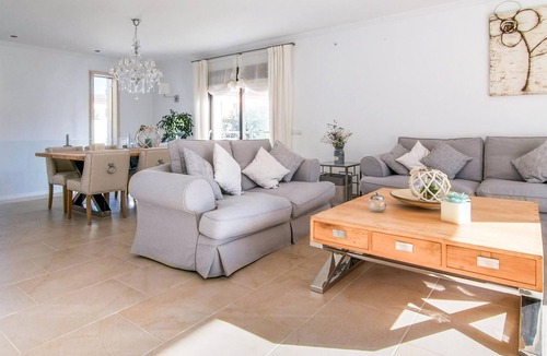 Son Moll House | Dream vacation in Mallorca ? With swimming pool and panoramic view in the distance.