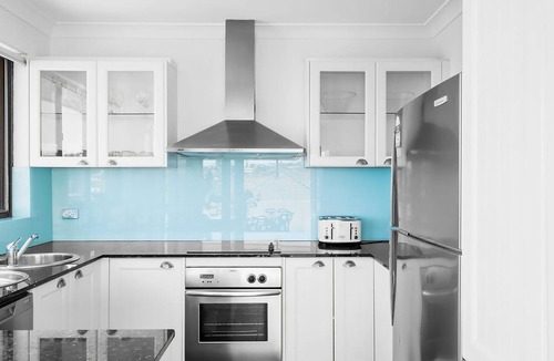 Coogee Apartment | Dream View Steps from the Beach