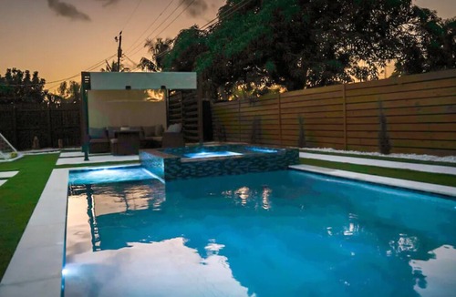Pompano Beach House | Dream Yard Oasis Heated Pool Near Beach Sleeps 10