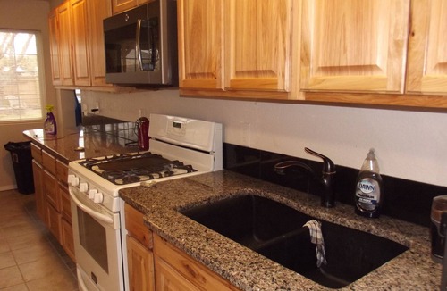 Truth or Consequences House | Dreamcatcher 2-story Colonial Home. Pet Friendly! 1 mile from downtown hot tubs