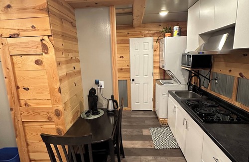 Dickinson Apartment | Dreamlabs studio snuggled by Dickinson State University
