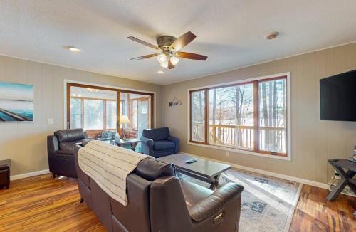 Tomahawk House | Dreams on the Lake