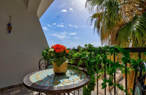 Paphos Apartment | Dreamy 2 bed apartment by the sea