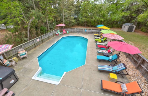 Corolla Light House | Dreamy 7BR | Private Pool | Hot Tub | Fireplace