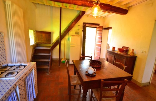 Pescaglia Cottage | Dreamy Cottage in Trebbio with Pool