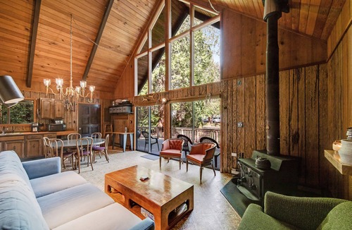 Burley Cabin | Dreamy Island Cabin W/Lofted Layout, Wood Stove, Shared Pool & More - 1 Dog OK