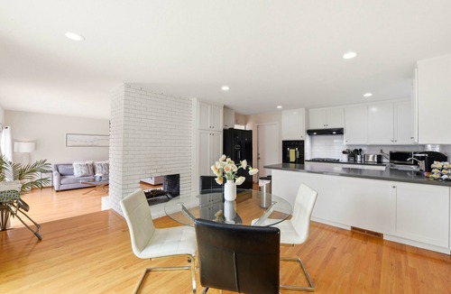 San Tomas House | Dreamy Luxe Pool Retreat - 3BR in Urban Campbell
