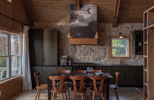 Norway Cabin | Dreamy Luxury Remote Mountain Cloud Cabin; Jacuzzi; Library Loft; Hi-Fi Sound