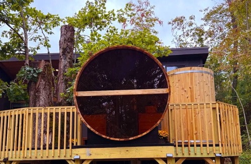 Mountain Rest House | Dreamy Mountain Sanctuary—Private Hot Tub, Panoramic Sauna & Firelight