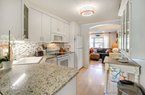Palm Harbor Cottage | Dreamy Palm Harbor Cottage, Steps to Crystal Beach