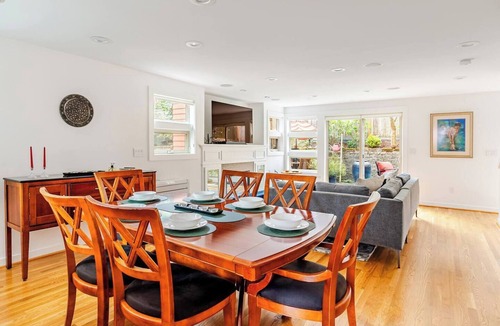 Seattle House | Dreamy SandPoint Retreat | 3 BDRMs, Near Hospitals