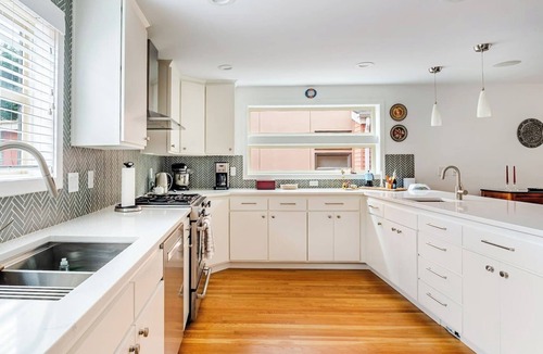 Seattle House | Dreamy SandPoint Retreat | 3 BDRMs, Near Hospitals