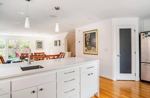 Seattle House | Dreamy SandPoint Retreat | 3 BDRMs, Near Hospitals