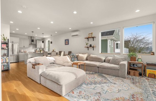 Wallingford House | Dreamy Wallingford Lux Home| 360° Rooftop Deck