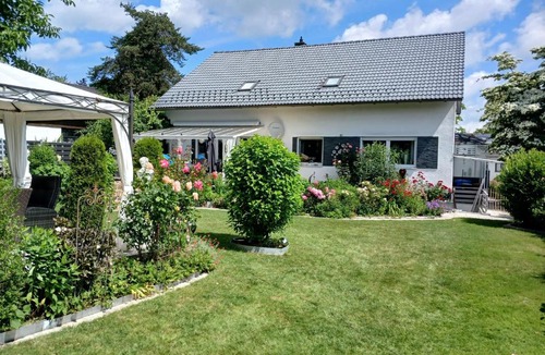 Frankldorf Apartment | Dreiflüsse Appartement - Traumgarten mit Grill und Pavillon, WLAN, Küche und Parkplatz