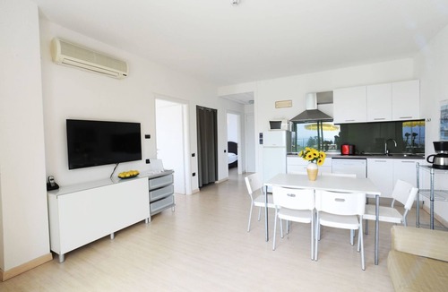 Val di Sogno Apartment | Dreizimmerwohnung mit Seeblick by Interhome
