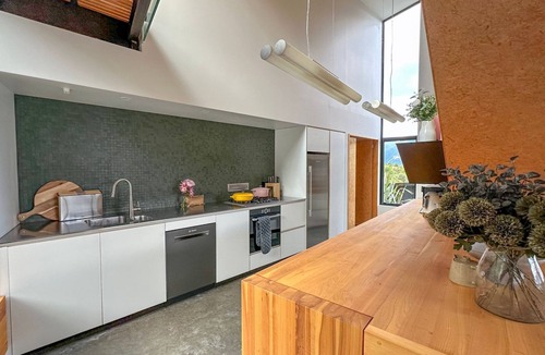 Frankton House | Drift Bay House Private getaway