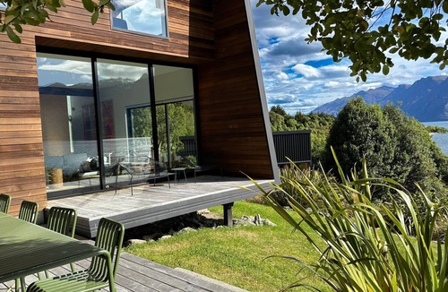 Frankton House | Drift Bay House Private getaway
