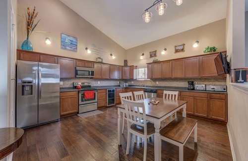 Pepin Apartment | Driftwood Condos