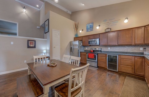 Pepin Apartment | Driftwood Condos