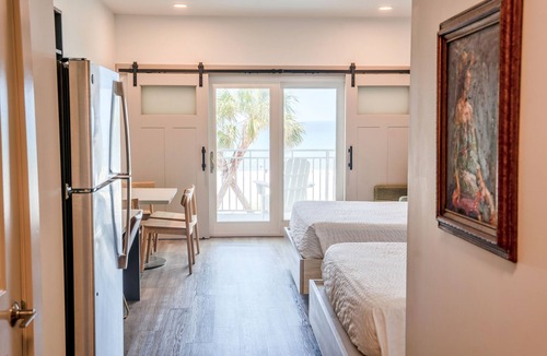 Mexico Beach Hotel | Driftwood Inn