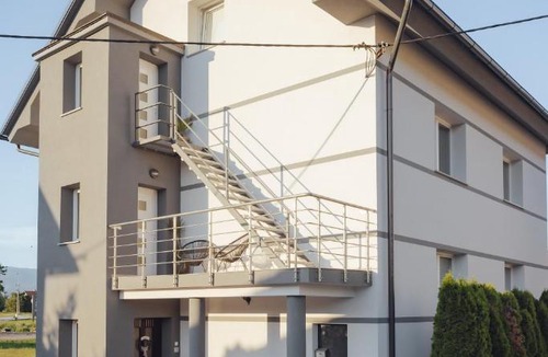Trzin Apartment | Drive Caffe Apartments