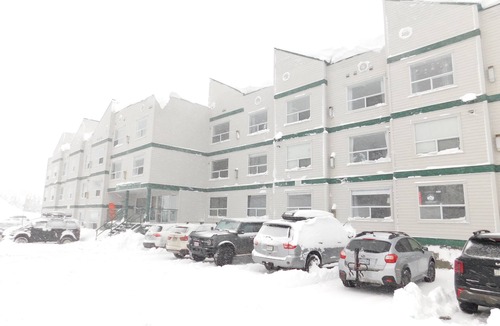 Courtenay Apartment | Drive Up Condo - Walk to Mount Washington