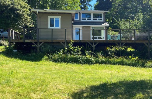 South Colby House | Drive up, private beach house, breathtaking views