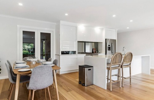 Dromana House | Dromana Drift Pool Retreat