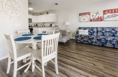 Navarre Beach Condo | Drop Anchor 2 & 3-Night Beach Getaways Pool 3-Min Walk to Beach