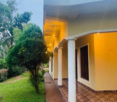 Arangala House | DropHaus