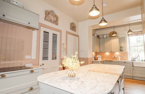 Letterfearn Cottage | DRUIDAIG LODGE, pet friendly in Dornie