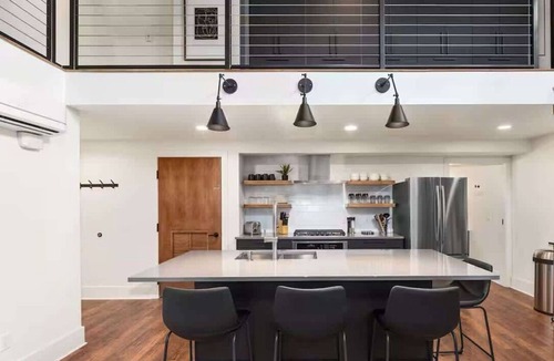 Grand Rapids Apartment | Drumlin Suite - Downtown Luxe Historic Roots & Private Parking