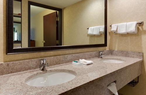 Crestline Heights Hotel | Drury Inn & Suites Birmingham Grandview