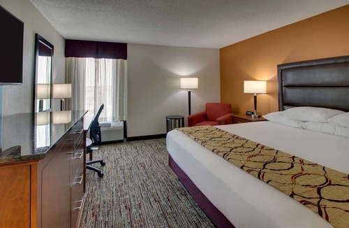 Evansville Hotel | Drury Inn & Suites Evansville East