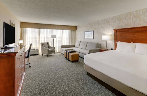 Marion Hotel | Drury Inn & Suites Marion