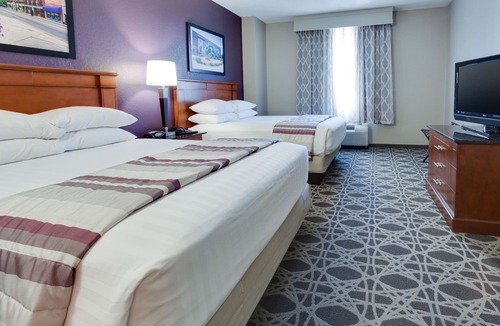 Franklin Hotel | Drury Inn & Suites Middletown Franklin