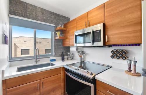 Roosevelt House | DTPH Cozy Corner - Pool & Parking